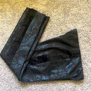 Anthropologie Essential Taper damask black slack